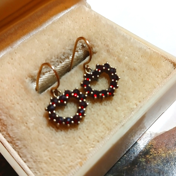 Antique Victorian Bohemian Rose Cut Garnet Heart Earrings - Picture 5 of 6